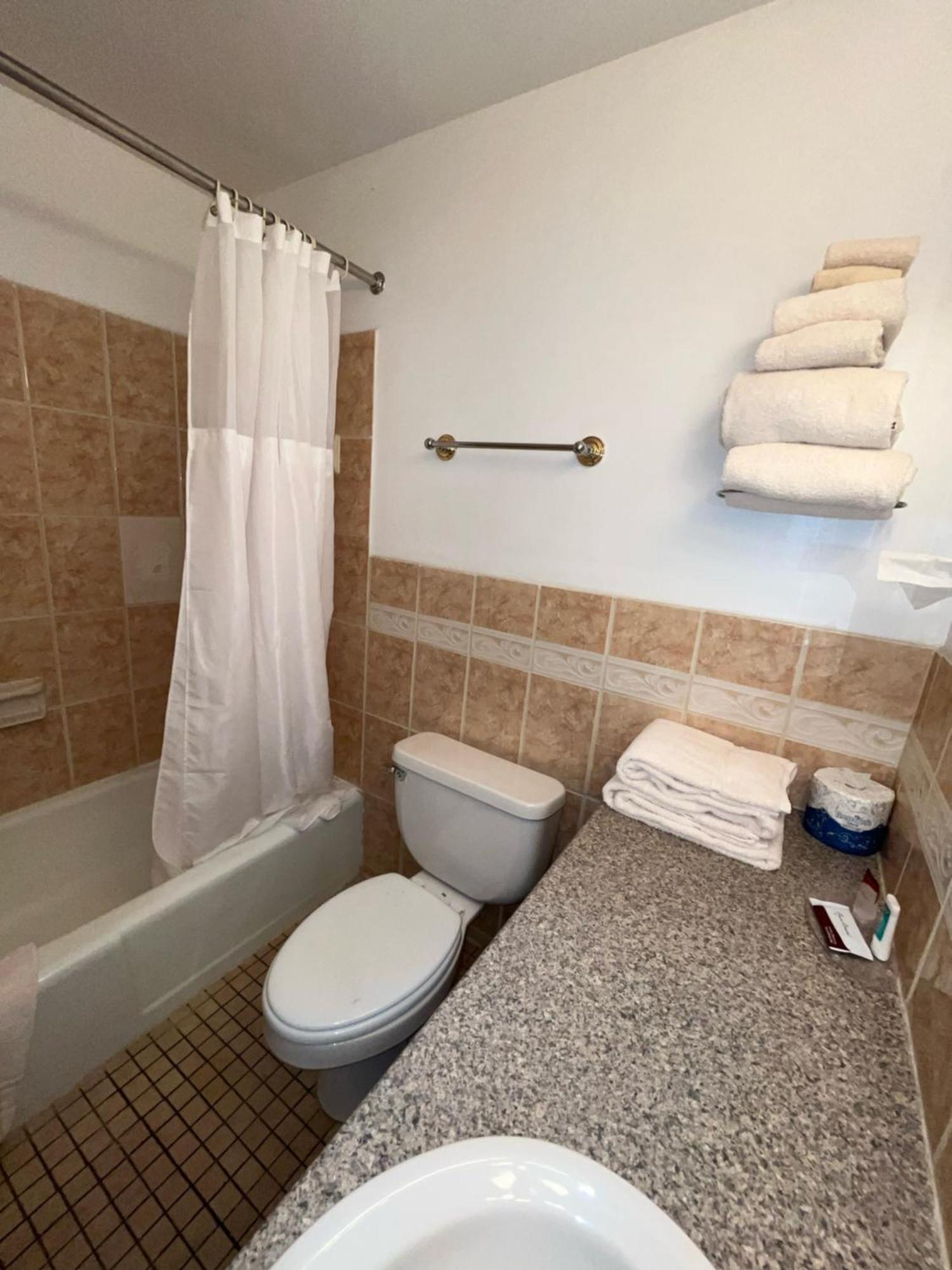 Webb'S Hotel Mayville Zewnętrze zdjęcie